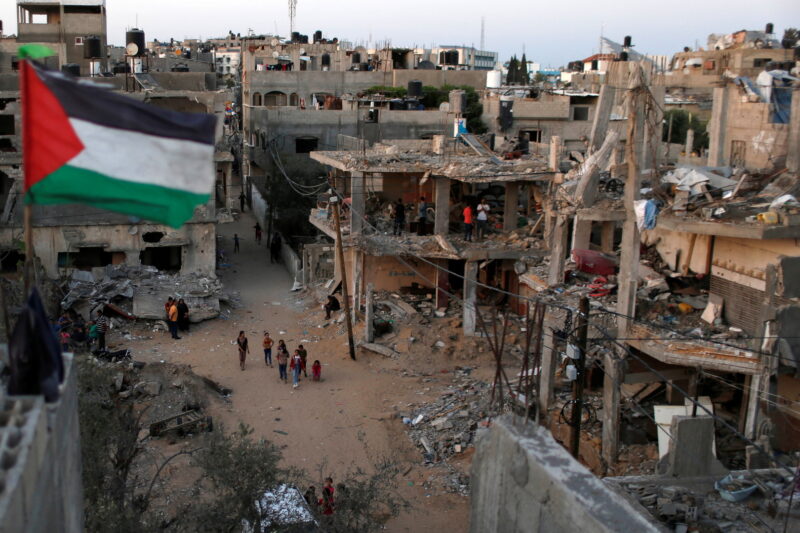 أثار القصف الإسرائيلي لمنازل الفلسطينيين في قطاع غزة 
